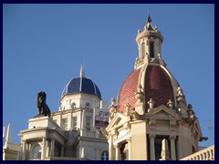 Plaza del Ayuntamiento 41 - Edificio Generali (right)